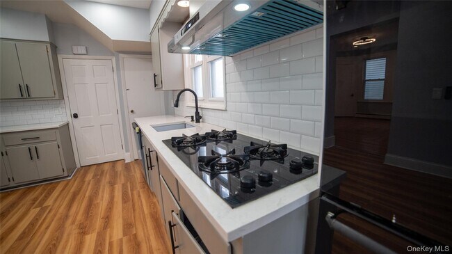 305 N Terrace Ave in Mount Vernon, NY - Building Photo - Building Photo