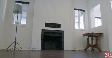1016 Palm Ave in West Hollywood, CA - Foto de edificio - Building Photo