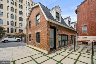 2007 Wyoming Ave NW in Washington, DC - Foto de edificio - Building Photo