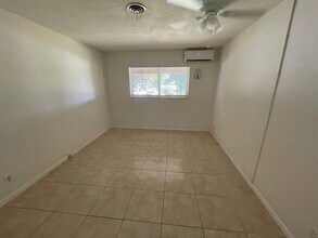 2753 NE 32nd St in Fort Lauderdale, FL - Building Photo - Building Photo