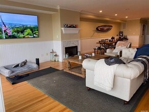 1051 Oceanfront St in Long Beach, NY - Building Photo - Building Photo