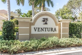 8824 Ventura Way in Naples, FL - Foto de edificio - Building Photo