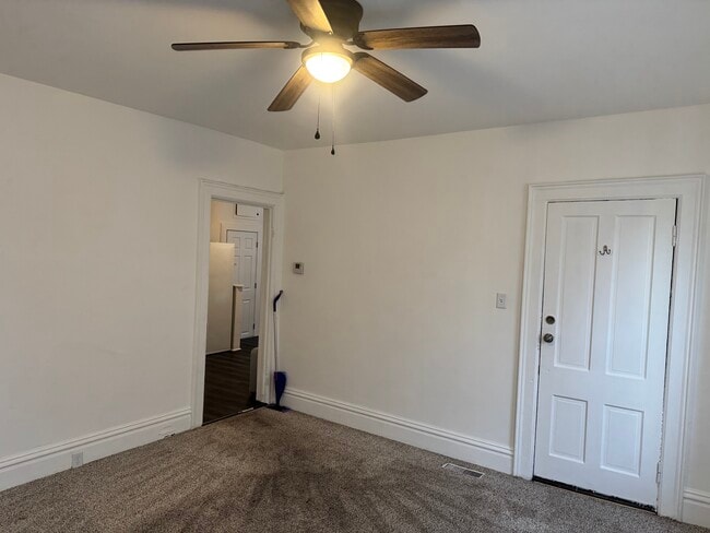 811 47th St, Unit 1 in Kenosha, WI - Foto de edificio - Building Photo