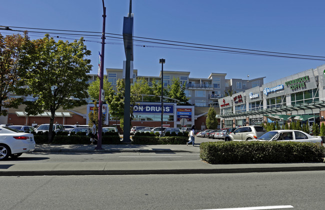 Victoria Mews in Vancouver, BC - Building Photo - Building Photo