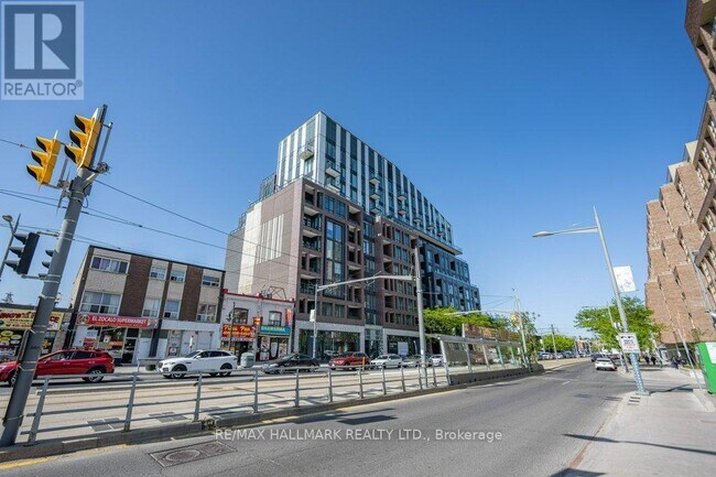 1808 St Clair Ave W in Toronto, ON - Building Photo - Building Photo