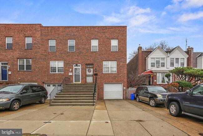 6218 Lindbergh Blvd. in Philadelphia, PA - Building Photo - Building Photo