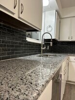 2725 Ponderosa Dr in Lawrence, KS - Building Photo