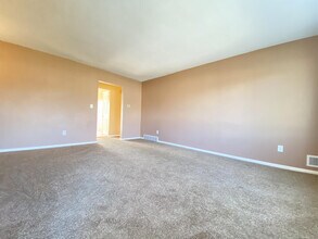 2512 18th Ave NW in Rochester, MN - Building Photo - Building Photo