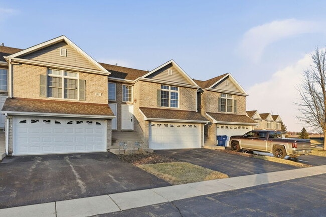 1275 Penny Ln in Dekalb, IL - Building Photo - Building Photo