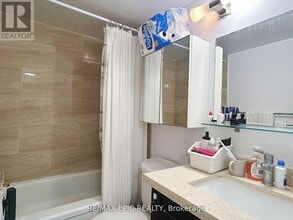 350 Seneca Hill Dr in Toronto, ON - Building Photo - Building Photo