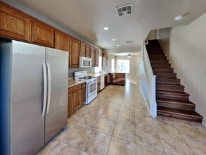 10382 September Flower St in Las Vegas, NV - Foto de edificio - Building Photo