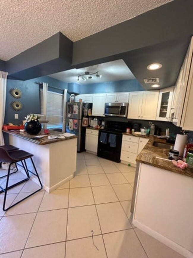 property at 818 Sandtree Dr