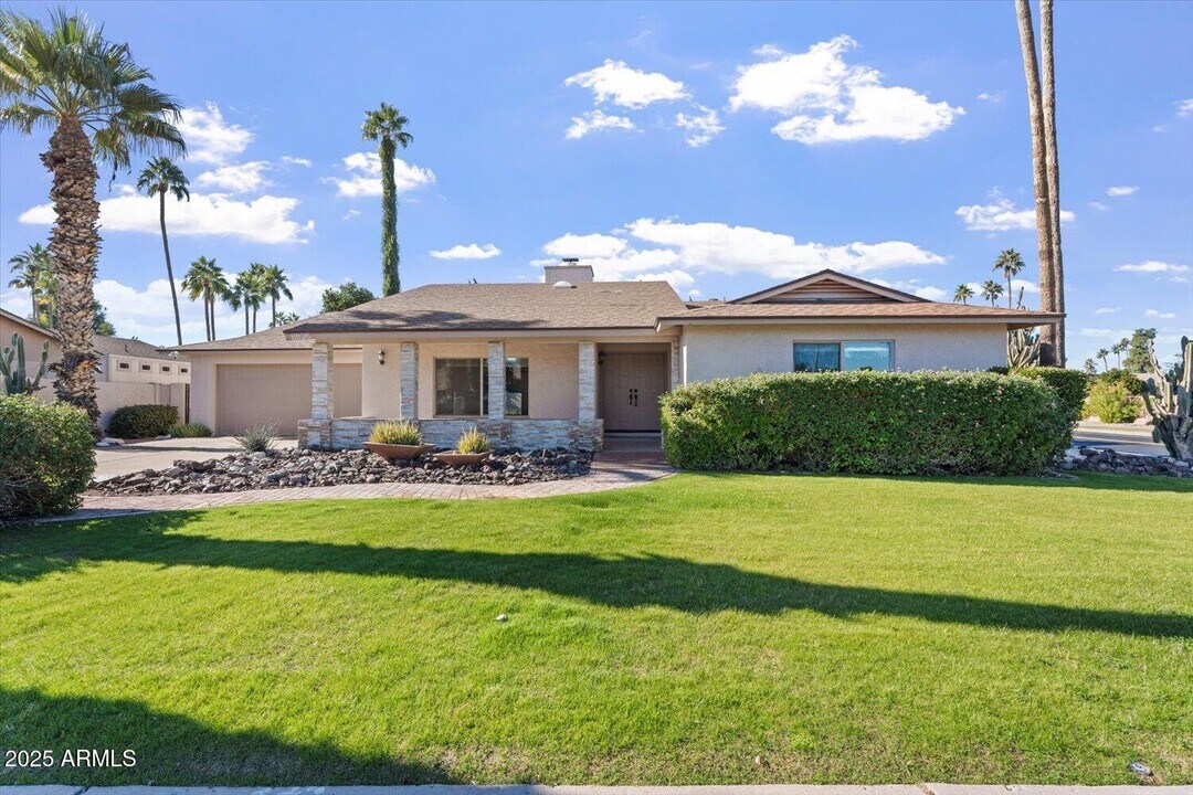 8635 E Vía De La Gente in Scottsdale, AZ - Building Photo