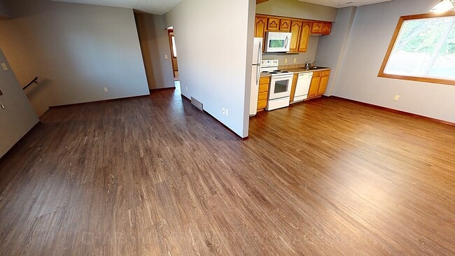 1504 E Cedar St in Brandon, SD - Building Photo - Building Photo