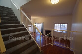 235 Hill Ranch Dr in Thousand Oaks, CA - Building Photo - Building Photo