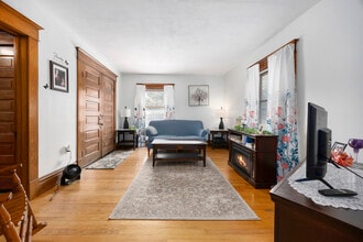 3271 Coit Ave NE, Unit #1 in Grand Rapids, MI - Building Photo - Building Photo