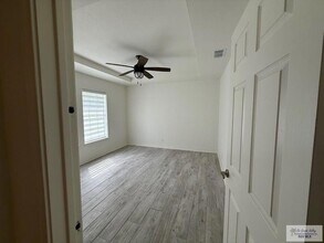 48 Pizarro Ave, Unit 84 in Rancho Viejo, TX - Foto de edificio - Building Photo