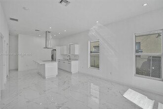 1559 NW 62nd Terrace in Miami, FL - Building Photo - Building Photo