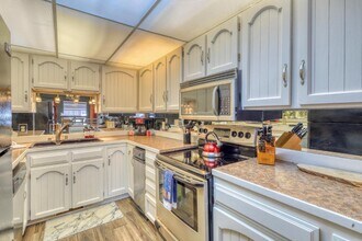 160 Pinon Causeway in Pagosa Springs, CO - Foto de edificio - Building Photo