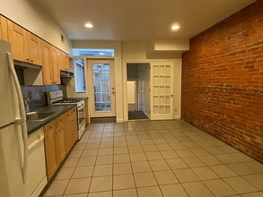 702 N 2nd St, Unit #A in Philadelphia, PA - Building Photo - Building Photo