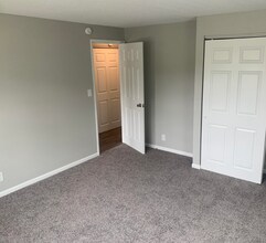 207 E 35th St in Davenport, IA - Foto de edificio - Building Photo