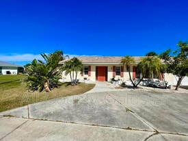 1348 Aqui Esta Dr in Punta Gorda, FL - Building Photo