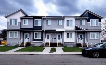 10117-10117 117 Ave NW in Edmonton, AB - Building Photo - Building Photo