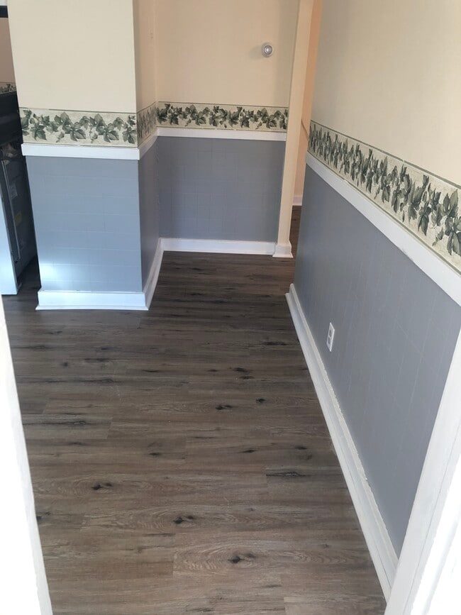 68 Perry Ave in Shelton, CT - Building Photo - Building Photo