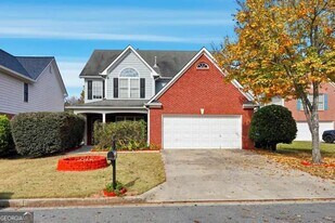 4545 Parkview Walk Dr in Lilburn, GA - Building Photo