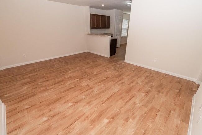 2915 Aspen Mdw in San Antonio, TX - Building Photo - Building Photo