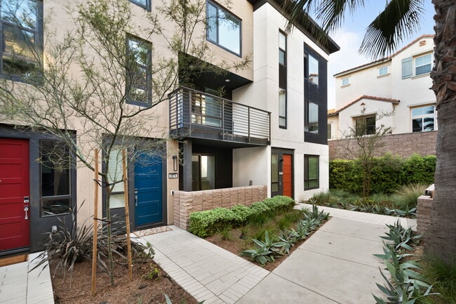 2874 N Glassell St in Orange, CA - Foto de edificio - Building Photo