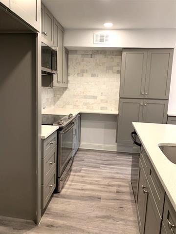 property at 16301 Ledgemont Ln
