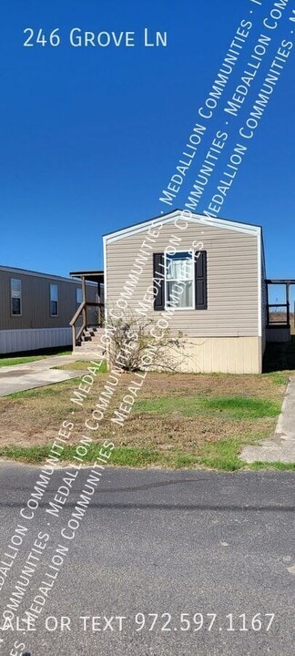 246 Grove Ln in New Braunfels, TX - Building Photo