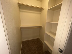 5801 Luminous Ln in Killeen, TX - Foto de edificio - Building Photo