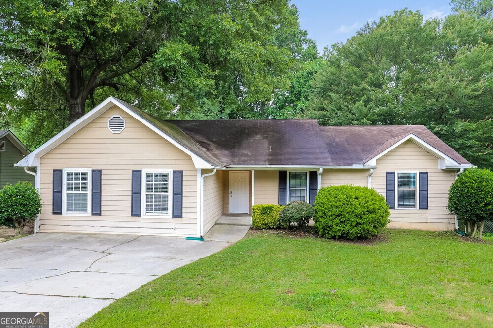 10439 Candlelight Rd in Jonesboro, GA - Building Photo