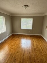 18681 Pennington Dr in Detroit, MI - Foto de edificio - Building Photo