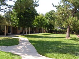 2708 Wilson Ave, Unit R in Redding, CA - Building Photo