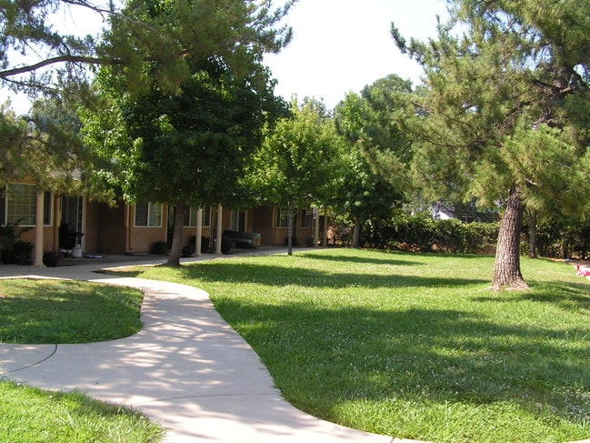 2708 Wilson Ave, Unit R