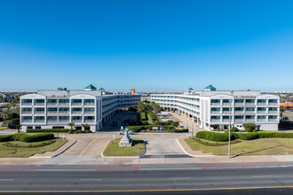 Casda del Mar in Galveston, TX - Building Photo - Building Photo