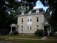 321-323 Stuart Ave in Kalamazoo, MI - Foto de edificio - Building Photo