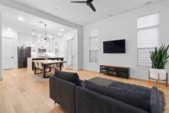 9019 Wellspring Dr in Houston, TX - Building Photo - Building Photo