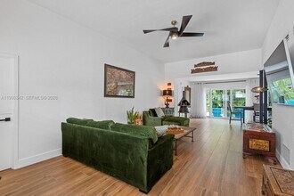 9517 Bay Dr in Surfside, FL - Building Photo - Building Photo