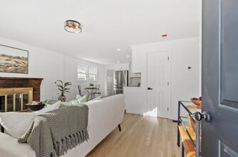 13 Centerville Dr in Salem, NH - Building Photo - Building Photo