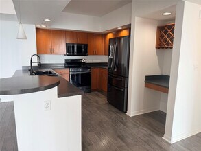 100 N Federal Hwy in Fort Lauderdale, FL - Foto de edificio - Building Photo