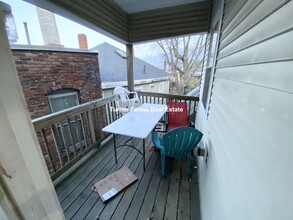 93A Hillside St, Unit 2 in Boston, MA - Foto de edificio - Building Photo