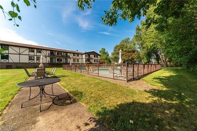 4849 Grace Rd in North Olmsted, OH - Building Photo - Building Photo