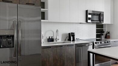 632 Howard Rd SE, Unit 531 in Washington, DC - Building Photo - Building Photo