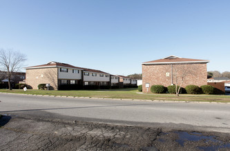 Ashley Village Apartments in North Charleston, SC - Building Photo - Building Photo