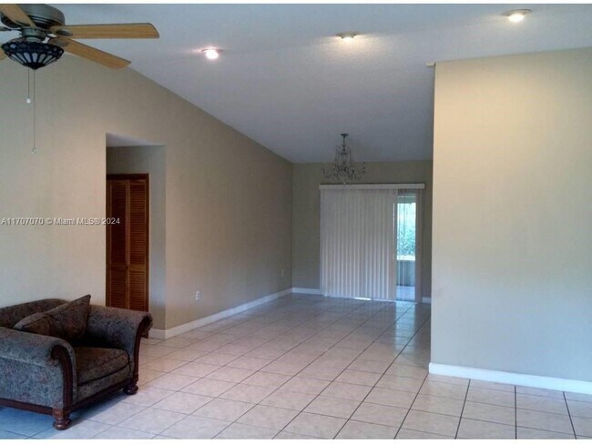 9034 SW 163rd Terrace in Palmetto Bay, FL - Building Photo - Building Photo