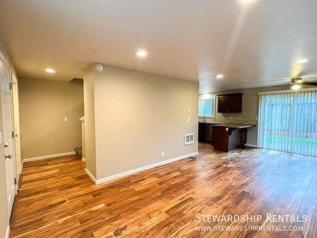 723 W Quinalt St in Springfield, OR - Building Photo - Building Photo